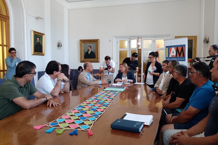 Conferenza stampa cimitero