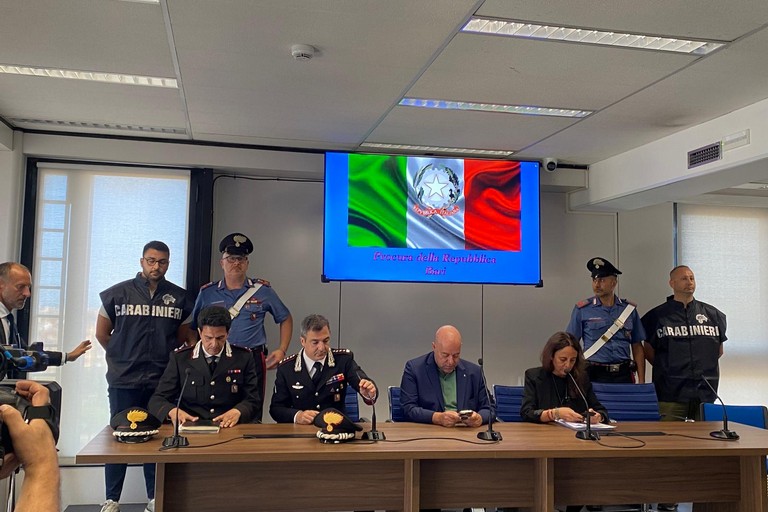 Conferenza Procura Bari