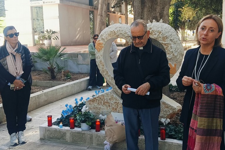 Al Camposanto di Andria iniziativa della Multiservice e della Civica Amministrazione